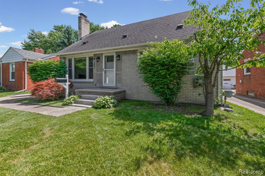 20700 Damman Street, Harper Woods, MI 48225 — Photo 4