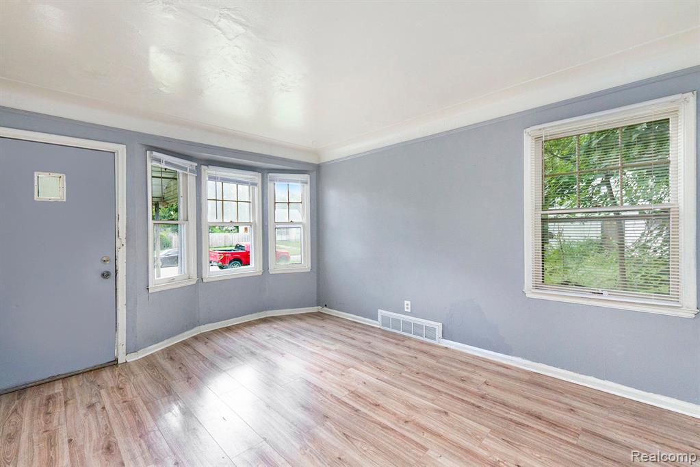 8434 BRACE Street, Detroit, MI 48228 — Photo 3