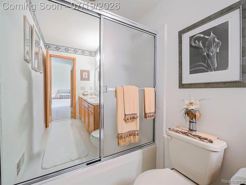 43461 Pointe Drive, Clinton Twp, MI 48038 — Photo 19