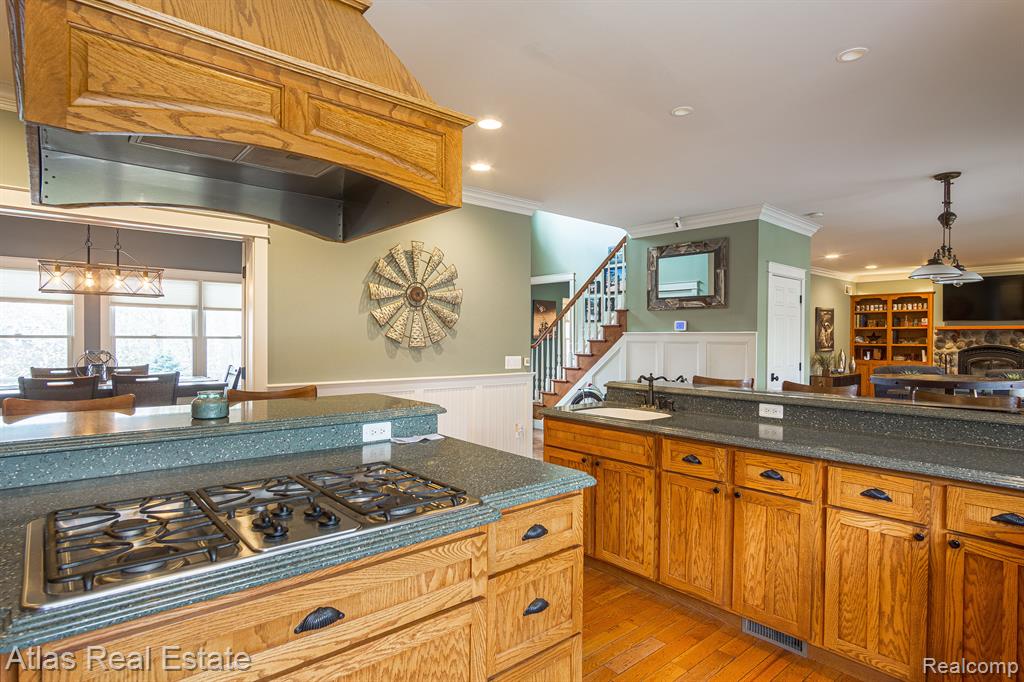 2716 LAKE GEORGE Road, Leonard, MI 48367 — Photo 32
