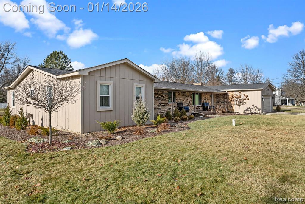 8098 Dover Drive, Grand Blanc, MI 48439 — Photo 5