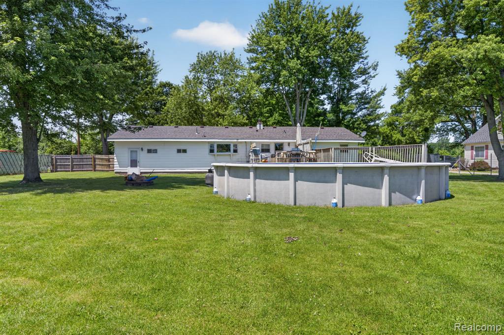5233 Torrey Road, Flint, MI 48507 — Photo 38
