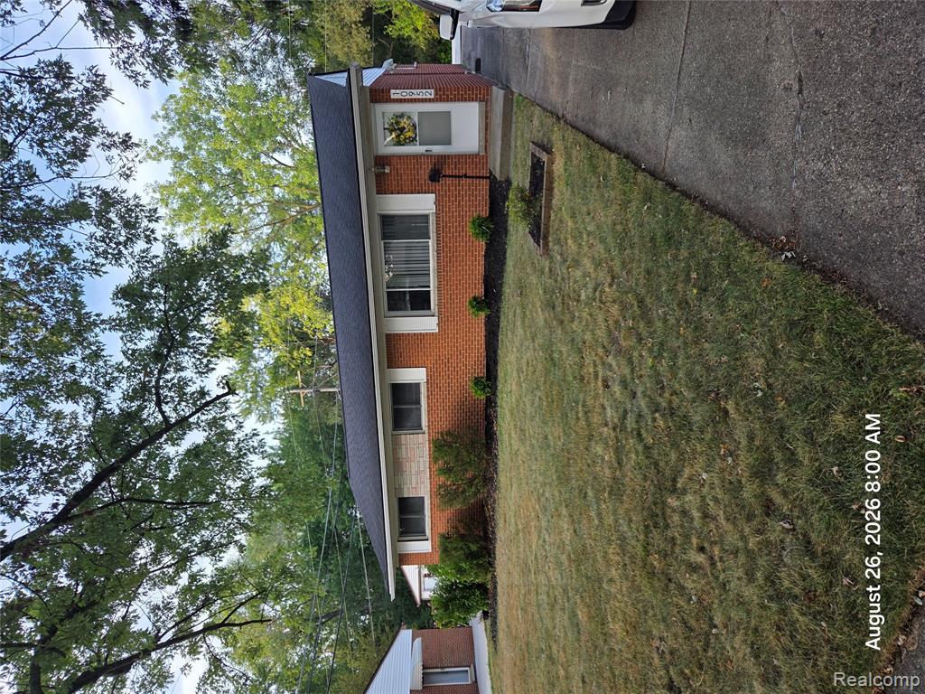 10952 Lesure, Sterling Heights, MI 48035