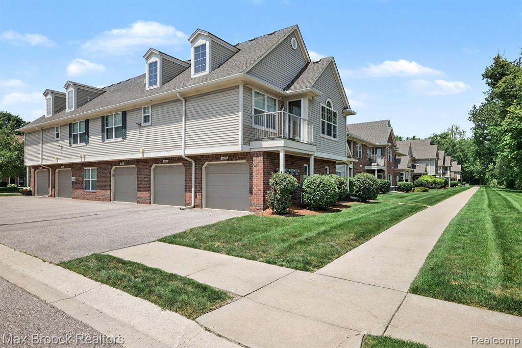 49086 W Woods Drive, Utica, MI 48317 — Photo 15