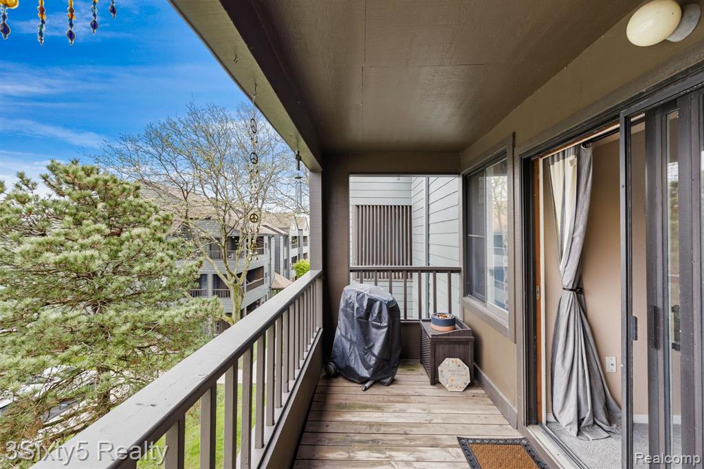 2465 RIVERSIDE Drive, 312, Trenton, MI 48183 — Photo 15