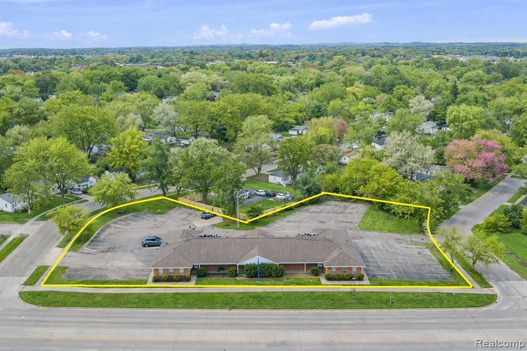 989 University Drive, Pontiac, MI 48342 — Photo 2