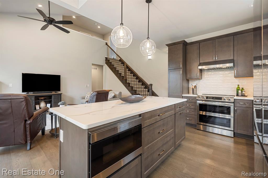 48582 EASTBRIDGE Drive, Canton, MI 48188 — Photo 12