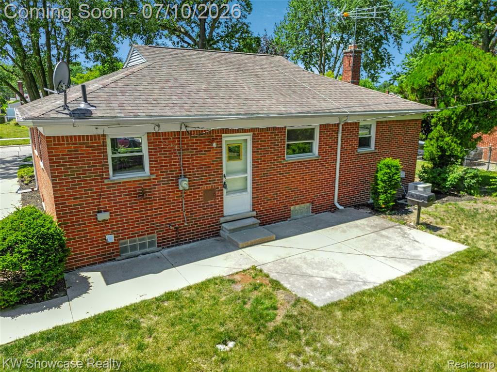 9370 Gillman Street, Livonia, MI 48150 — Photo 26