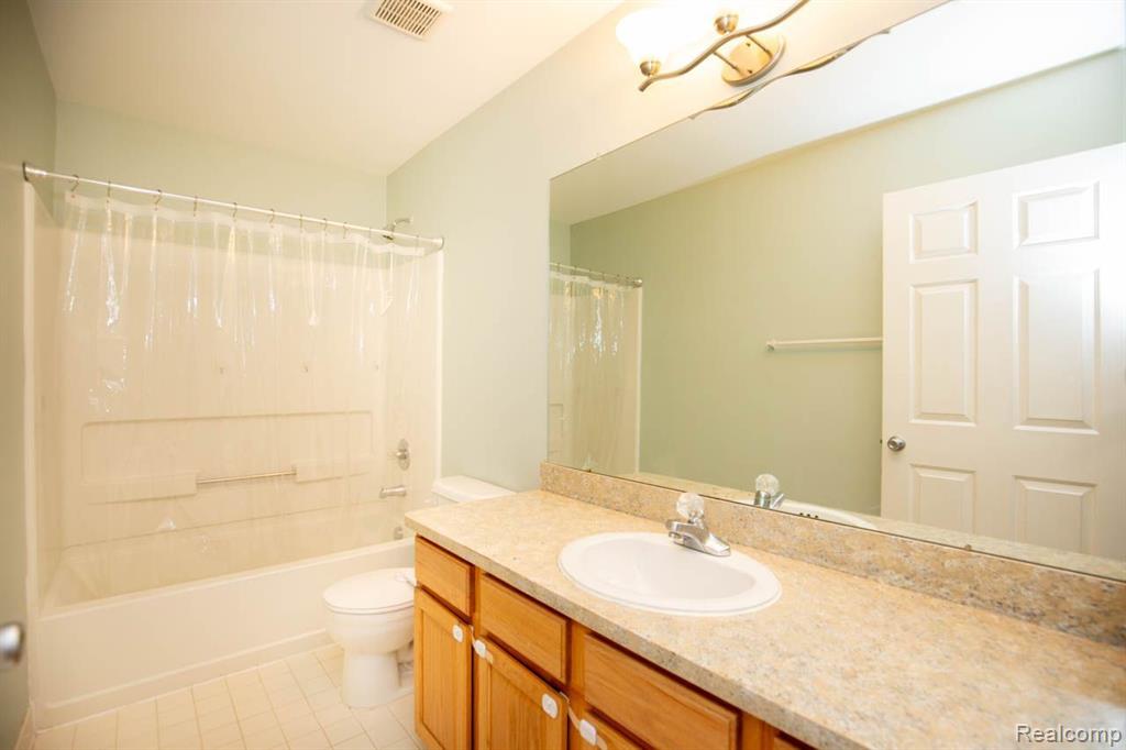 475 CHERRY ORCHARD Road, Canton, MI 48188 — Photo 34