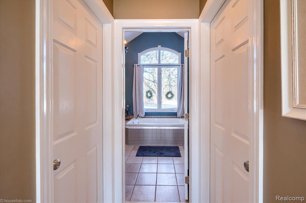 2051 E Oakwood Road, Oxford, MI 48370 — Photo 32