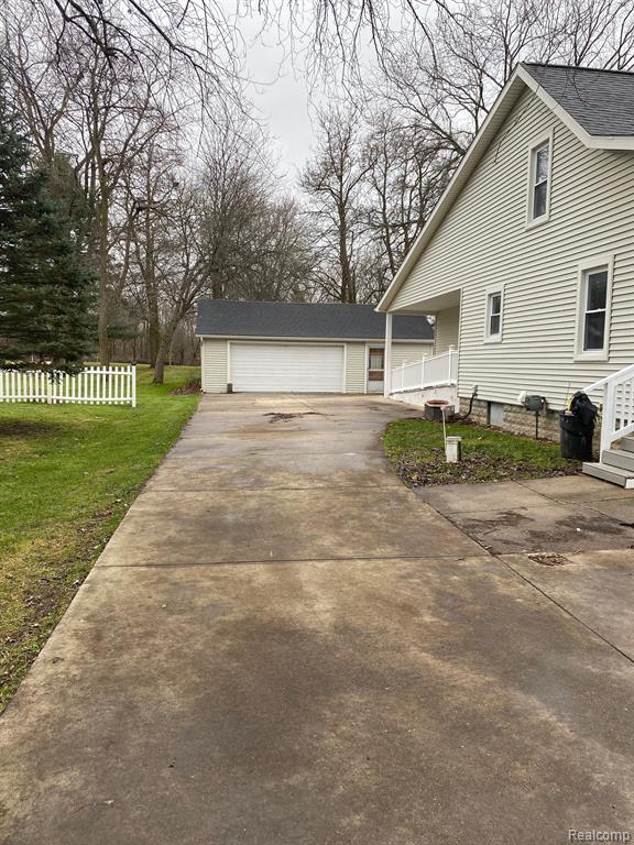 5470 POTTER Road, Burton, MI 48509 — Photo 47