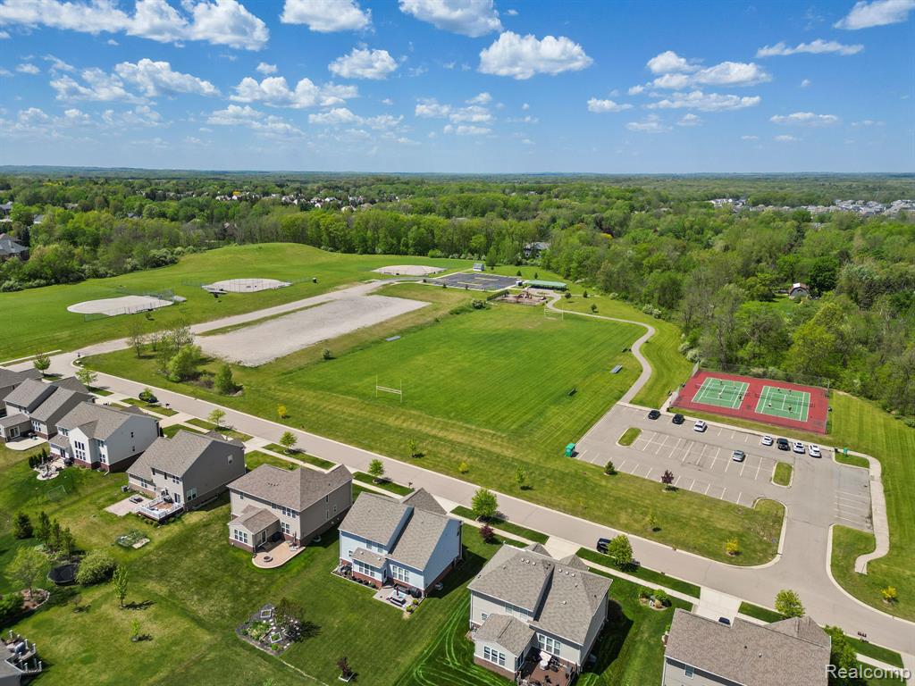 4562 Cloverdale Court, Lake Orion, MI — Photo 64