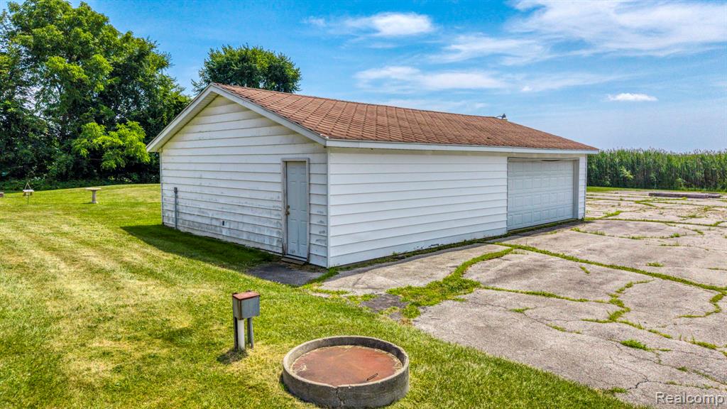 9735 Dolan Road, Columbus, MI — Photo 15