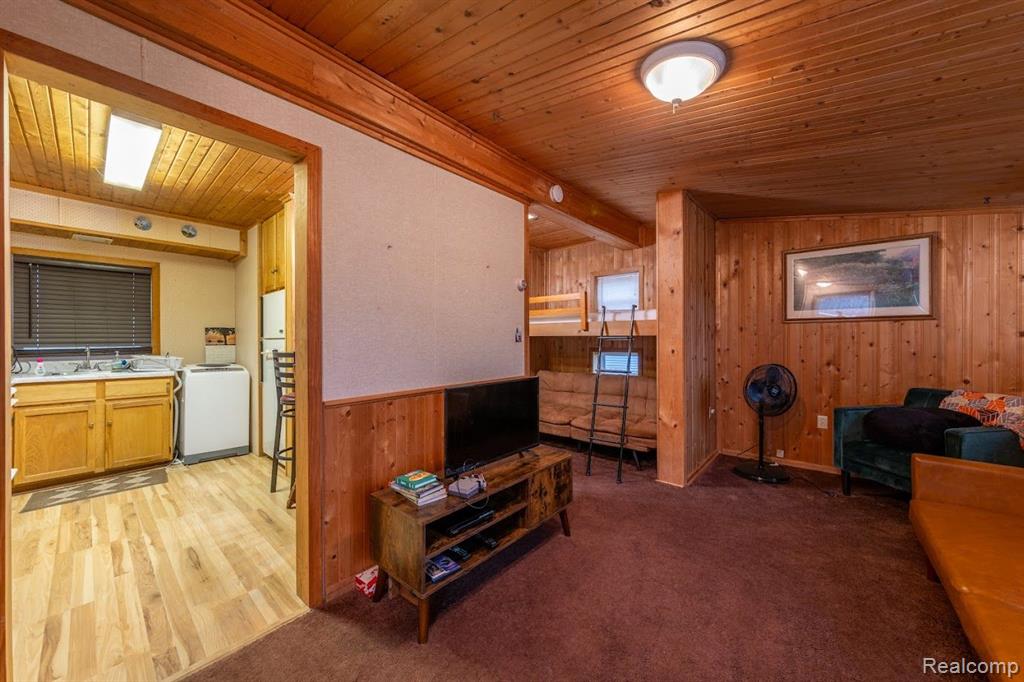 732 NORWAY Street, Harrison, MI 48625 — Photo 4