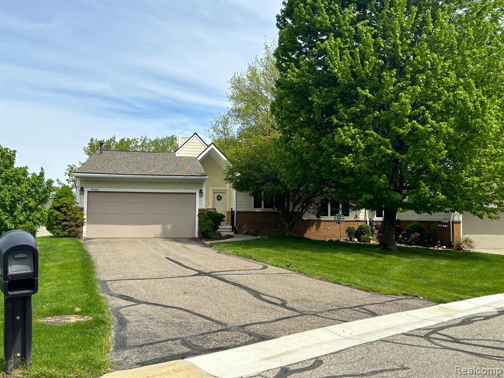 34060 HILLSIDE, Farmington Hills, MI 48335 — Photo 2