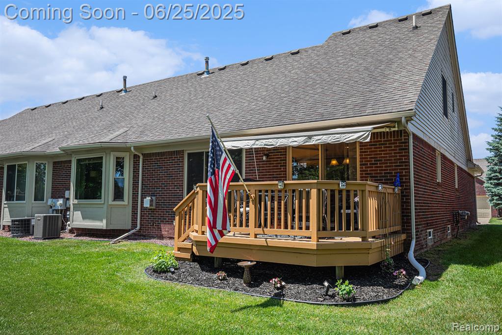 50062 LEXINGTON Avenue E, Shelby Twp, MI 48317 — Photo 17