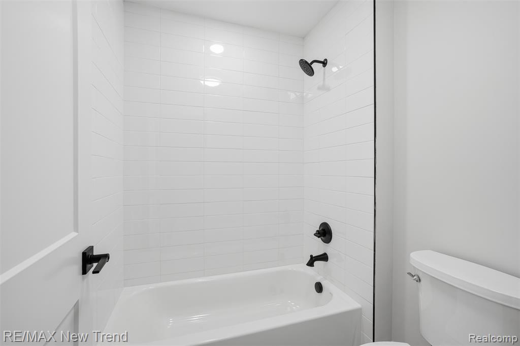 8430 Joseph Street, Commerce Twp, MI 48382 — Photo 41