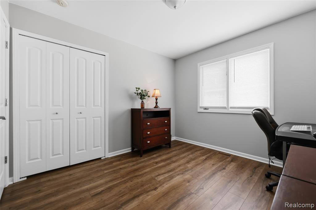 48274 Beacon Square Drive, Macomb, MI 48044 — Photo 38