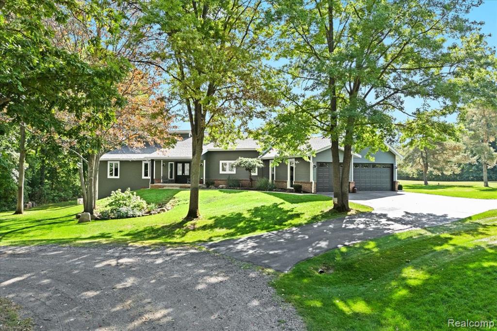 12002 Renfrew Court, Hartland, MI 48353 — Photo 4