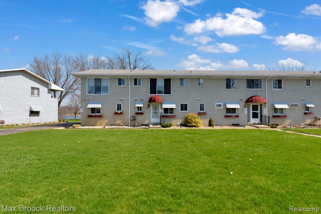 26902 Sandy Hill Court, 15, New Hudson, MI 48165 — Photo 2