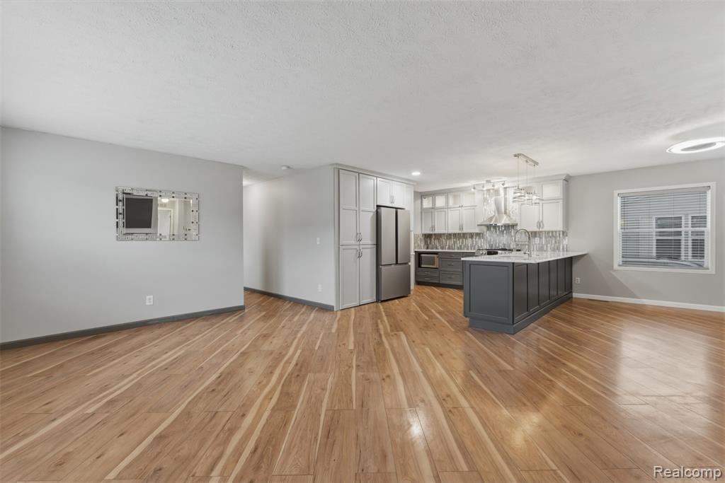 11798 Willoway Court, South Lyon, MI 48178 — Photo 3