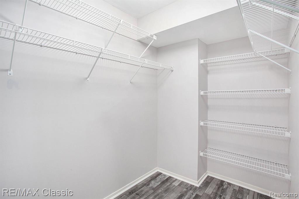 6619 Ridgefield Circle, 205, West Bloomfield, MI — Photo 9