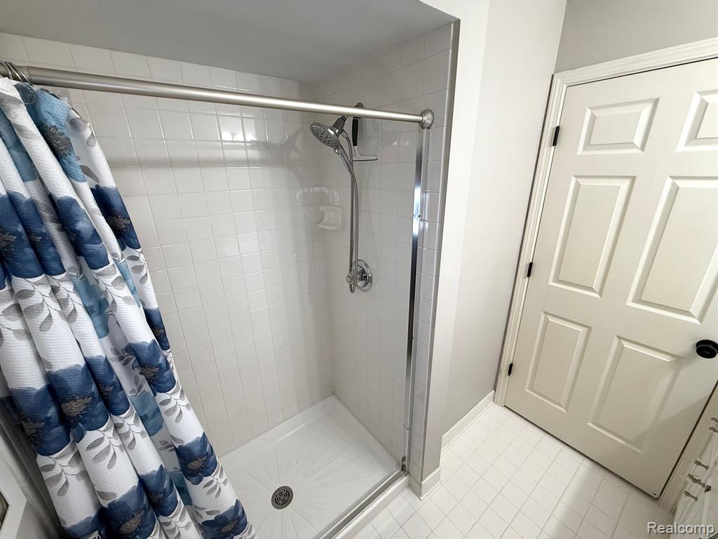 56467 CHESAPEAKE Trail, Utica, MI 48316 — Photo 23