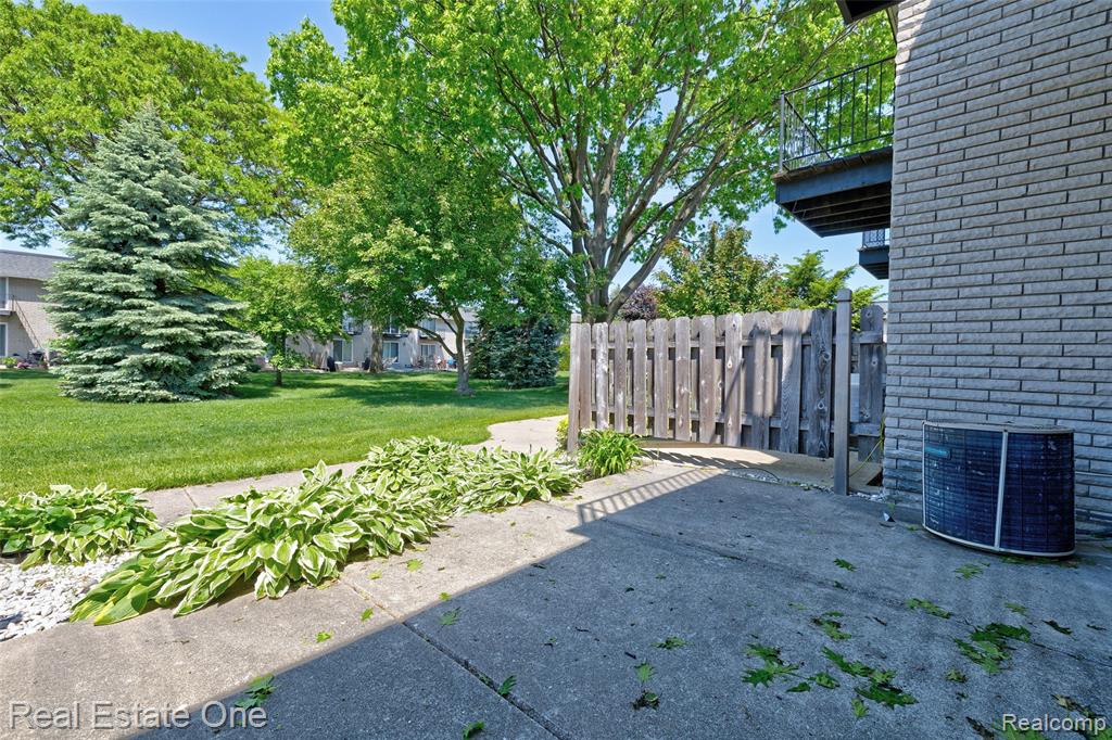 4456 15 Mile Road, Sterling Heights, MI 48310 — Photo 28