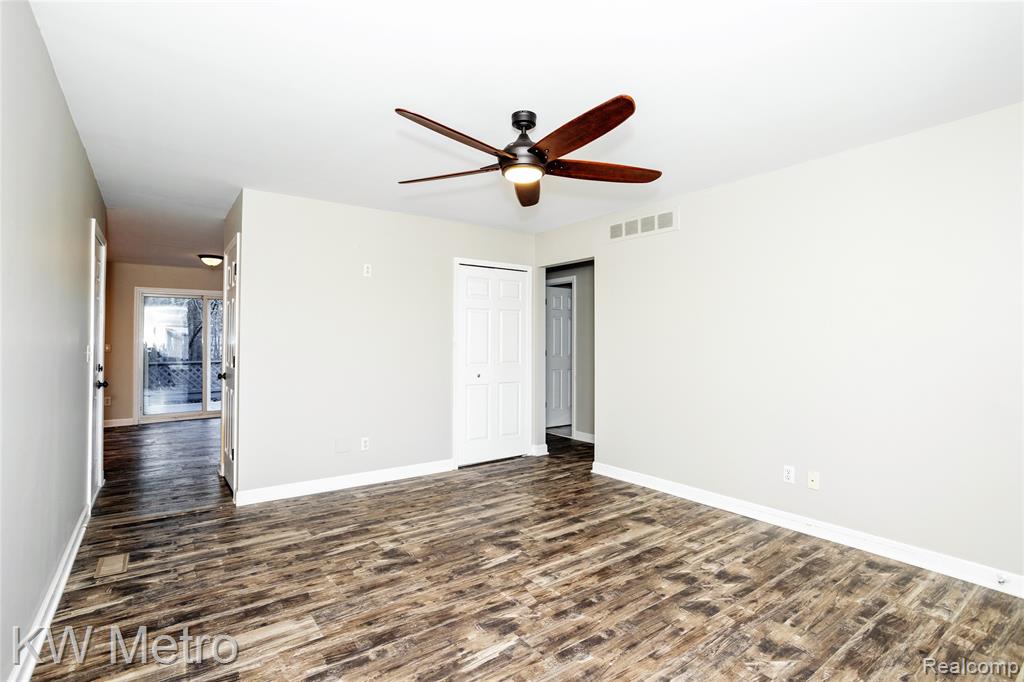 47420 Brent Court, Chesterfield, MI 48047 — Photo 6