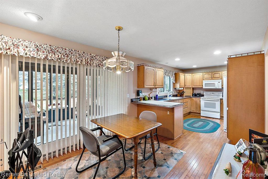 686 W CALEDONIA Street, Howell, MI 48843 — Photo 22