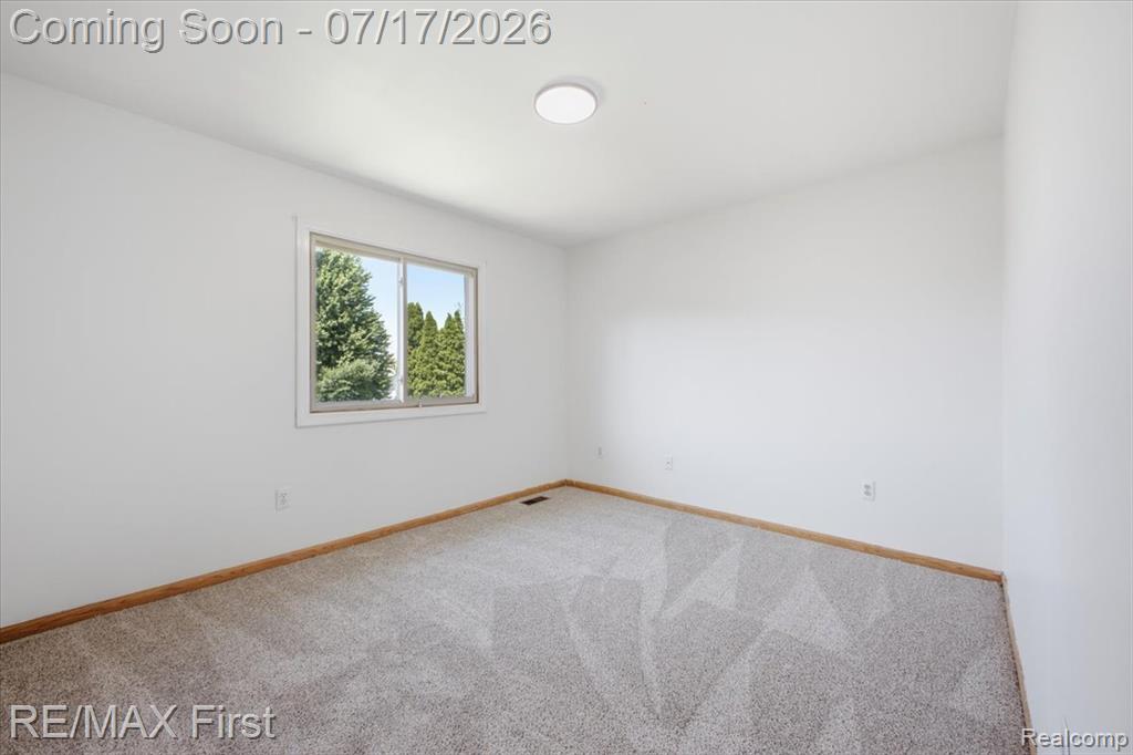 50443 Middle River Drive, Macomb, MI 48044 — Photo 28