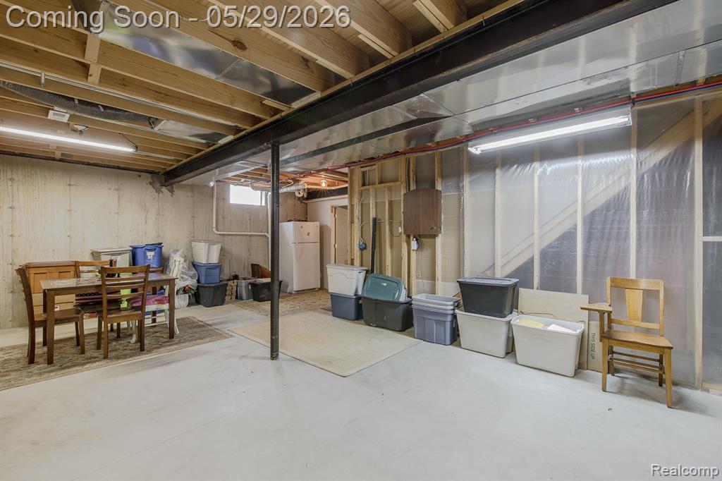 2740 Diane Marie Court, Waterford, MI 48329 — Photo 35