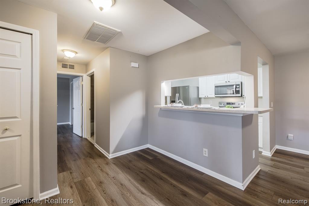 5292 Brookemonte Circle, Rochester, MI 48306 — Photo 13