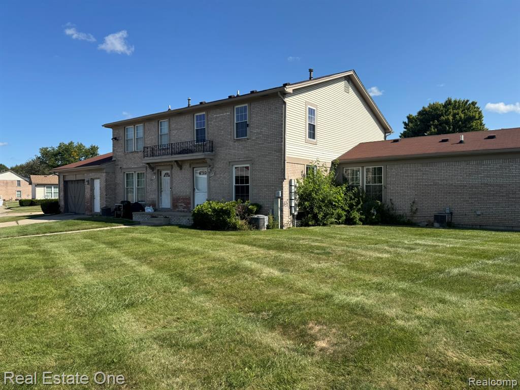 8852 Sunrise Drive, Sterling Heights, MI 48312 — Photo 4