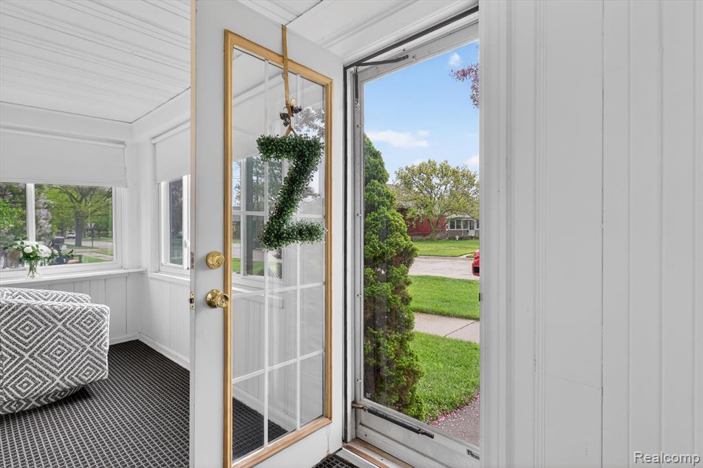 1518 Chestnut Street, Wyandotte, MI 48192 — Photo 5