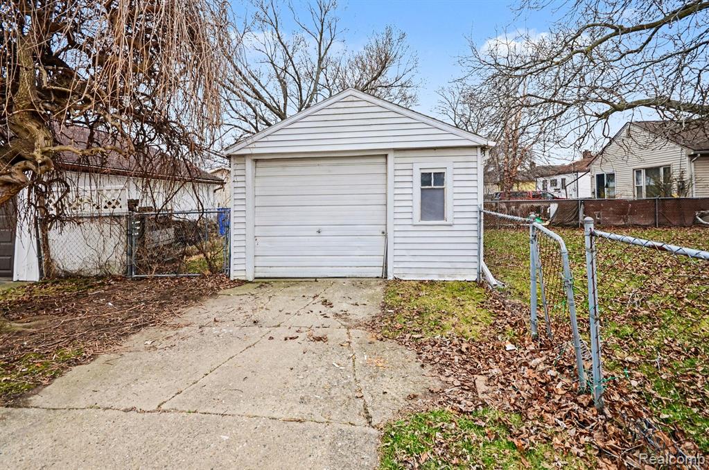 24274 Shakespeare Avenue, Eastpointe, MI 48021 — Photo 25