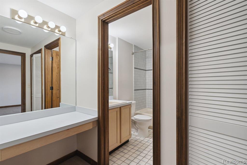 7910 Nankin Mills Street, Westland, MI — Photo 14