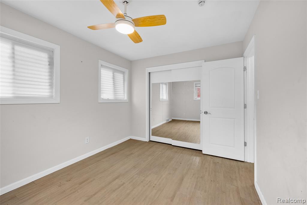 8539 Salem Lane, Dearborn Heights, MI 48127 — Photo 20
