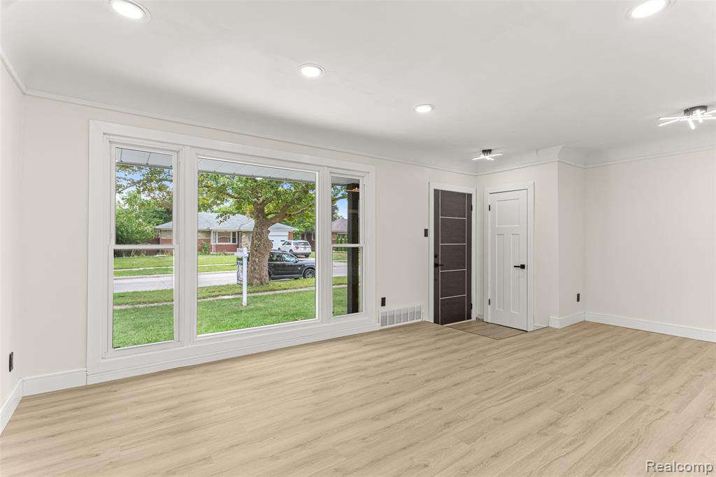 6981 Amboy Street, Dearborn Heights, MI 48127 — Photo 3
