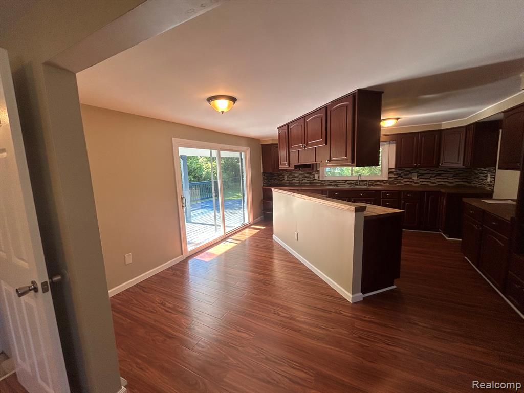 6182 Surrey Lane, Burton, MI 48519 — Photo 20