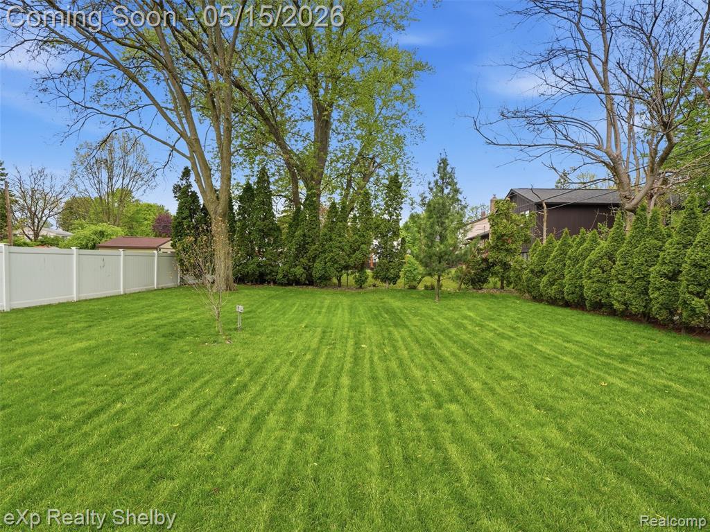 40753 Irval Drive, Sterling Heights, MI 48313 — Photo 29