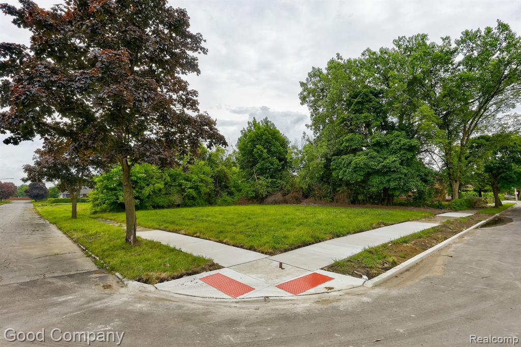 8339 CARRIE Street, Detroit, MI 48211 — Photo 37