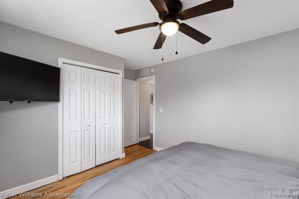 4516 EDGEWOOD Street, Dearborn Heights, MI 48125 — Photo 10