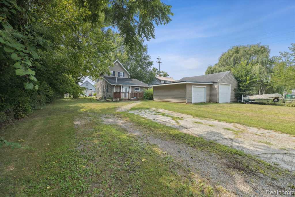 405 Huron Street, Owosso, MI 48867 — Photo 2