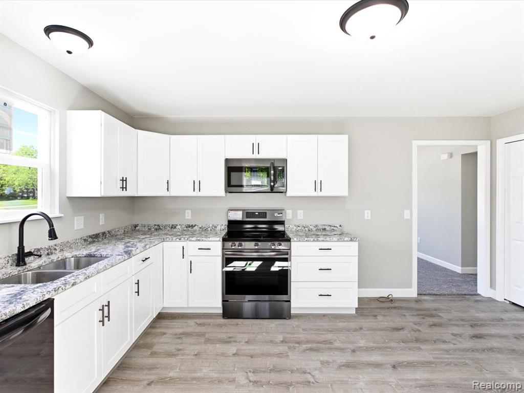 2921 Beach Road, Port Huron, MI 48060 — Photo 15