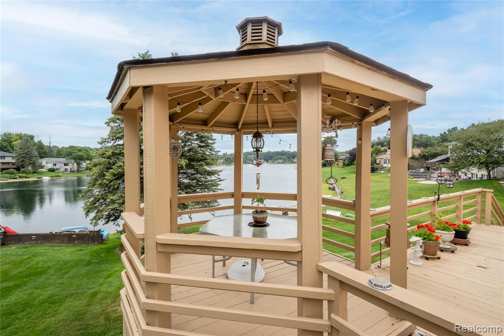 54810 Blue Cloud Drive, Shelby Twp, MI 48315 — Photo 49