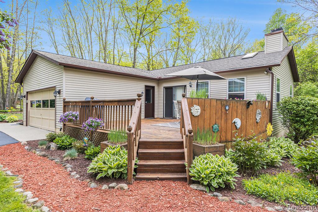 8450 Pineview Lake Drive, Linden, MI 48451 — Photo 26