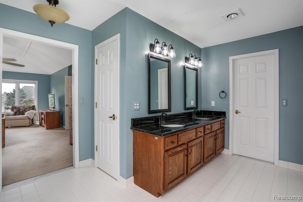 4214 Oak Tree Circle, Rochester, MI 48306 — Photo 29