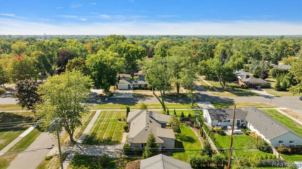 16276 Amherst Avenue S, Beverly Hills, MI 48025 — Photo 33