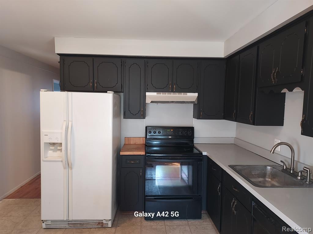 29334 HOOVER Road, Warren, MI 48093 — Photo 4
